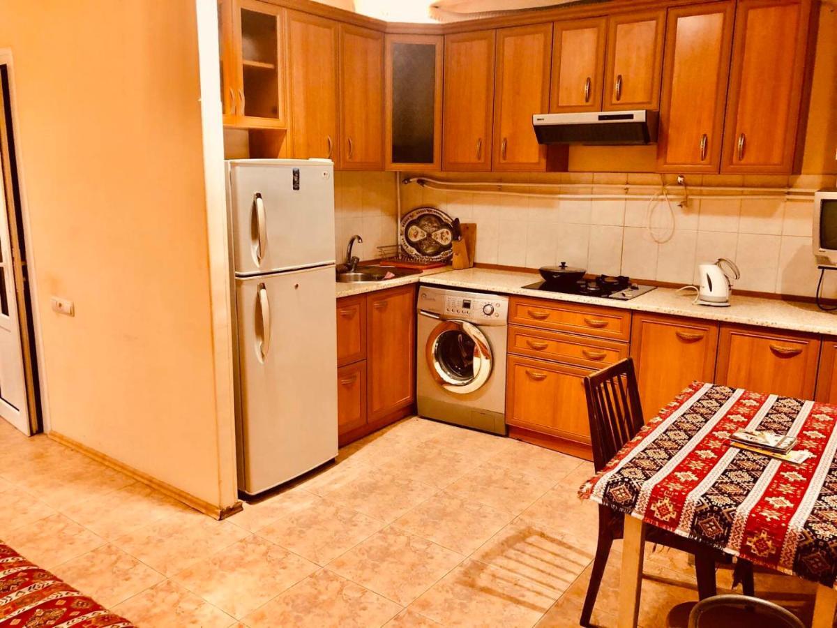Center Hostel And Tours Γιερεβάν Εξωτερικό φωτογραφία